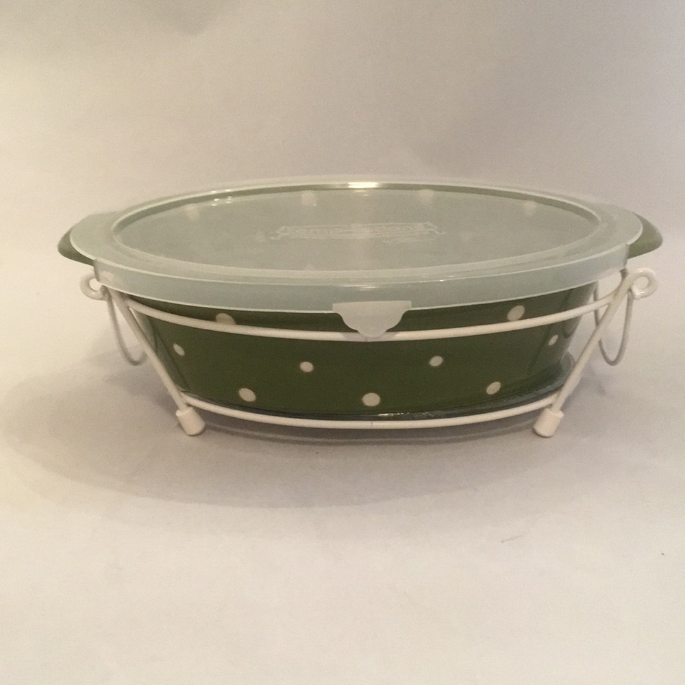 Casserole carrier with dish